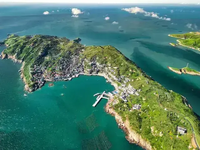 Дунцзидао (东极岛)